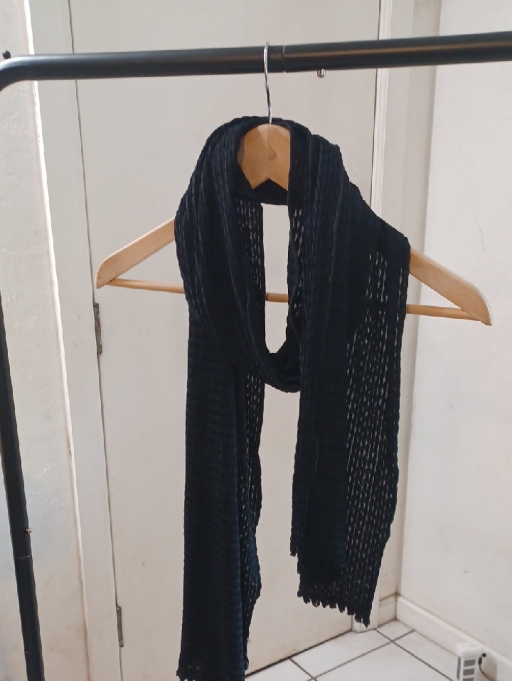 Source Unknown Black Lightweight Knit Scarf